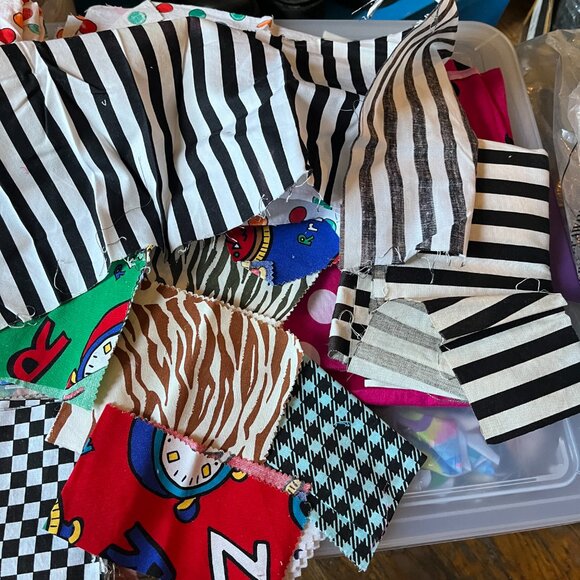 36 PC Vintage Cotton Fabric Bundle - Picture 15 of 16